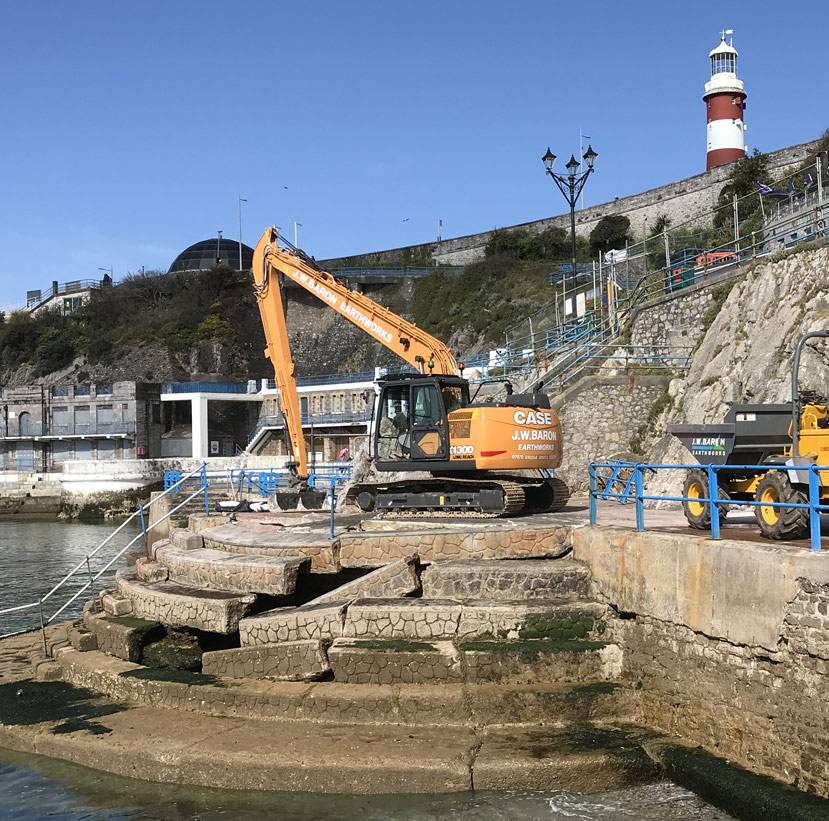 Sea defence engineering at Plymouth Hoe 